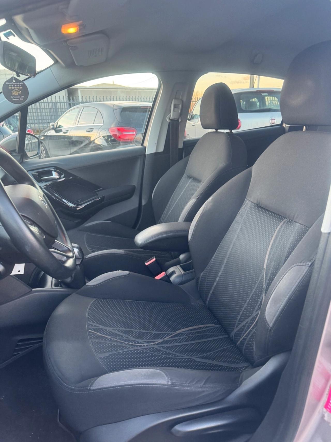 Peugeot 208 1.4 HDi 68 CV 5 porte Allure