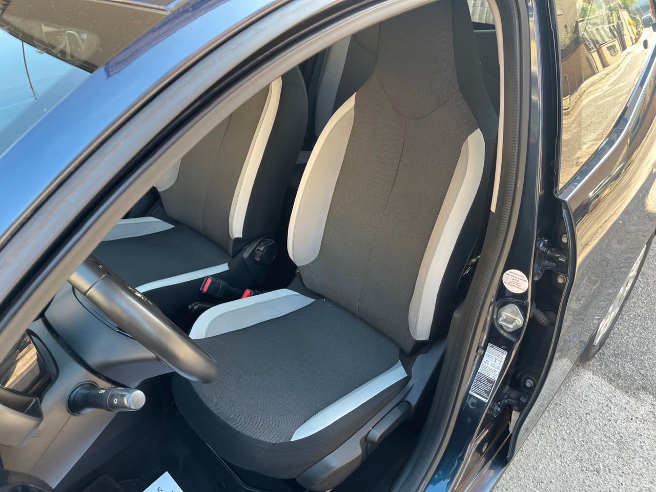 Toyota Aygo 1.0 VVT-i 69 CV 5 porte x-cite