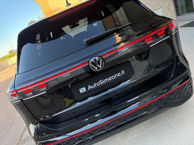 VOLKSWAGEN Tiguan 2.0 TDI 150 CV DSG R-Line Plus ''TOTAL BLACK''