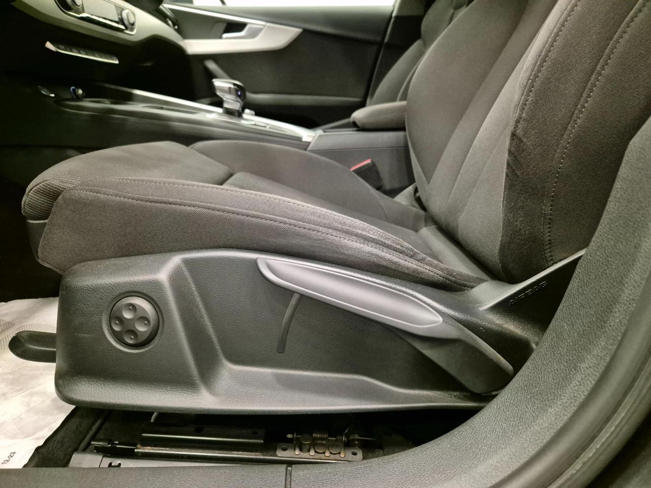 Audi A4 Avant 40 2.0 tdi S Line edition 190cv s-tronic - ACC/Lim - Sens. Park.