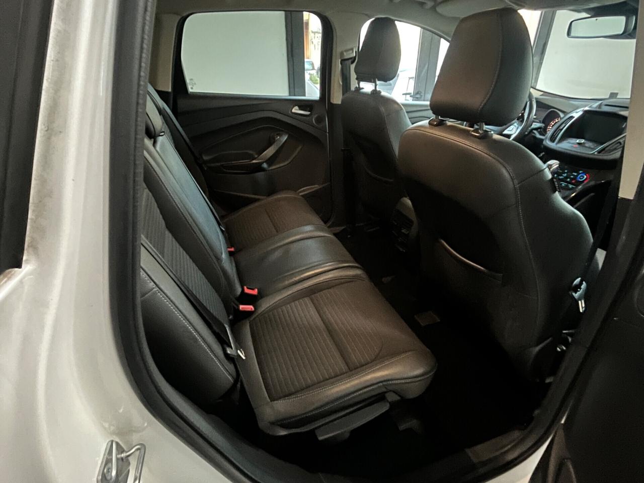 Ford Kuga 2.0 TDCI 150 CV S&S 4WD Powershift Titanium