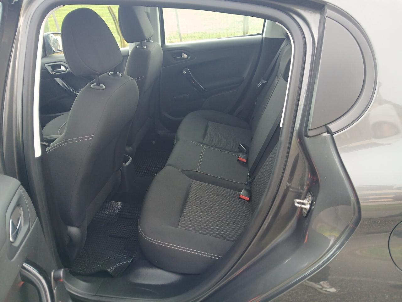 Peugeot 208 PureTech 82 5 porte Allure 40 mila km