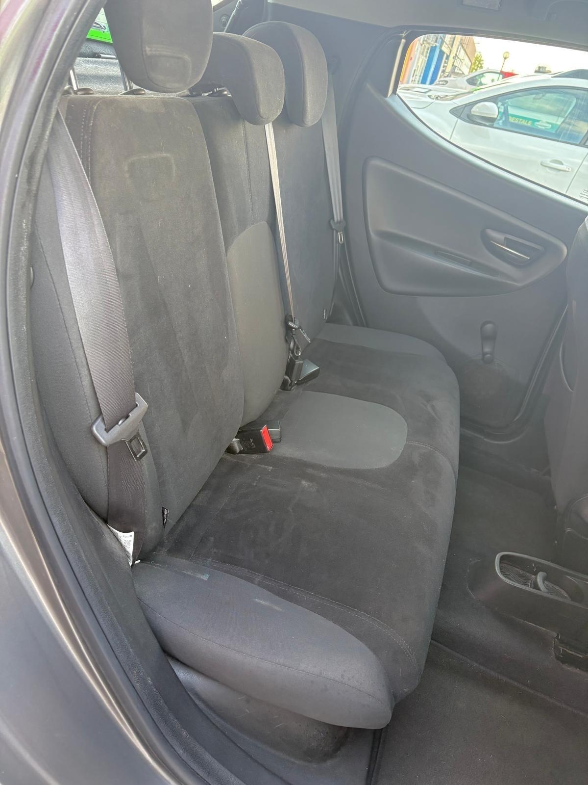 Lancia Ypsilon 1.3 Mjet Neopatentati