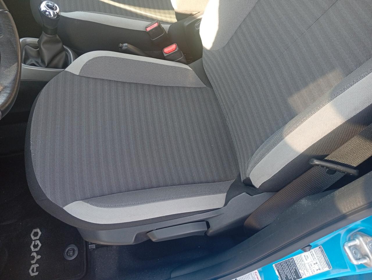 Toyota Aygo Connect 1.0 VVT-i 72 CV 5 porte x-clusiv NEOPATENTATI OK