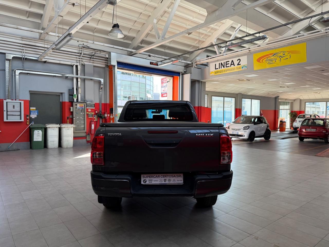 Toyota Hilux 2.4 D-4D A/T 4WD 4 porte Double Cab Lounge