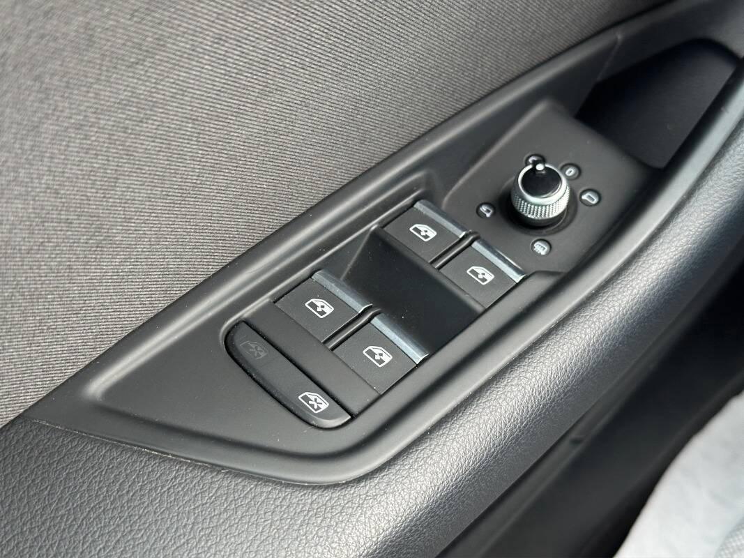 Audi A4 Avant 2.0 tdi mhev Business 136cv s-tronic con Carplay