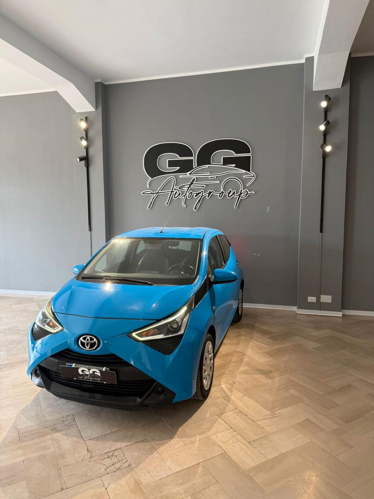 Toyota Aygo Connect 1.0 VVT-i 72 CV 5 porte x-clusiv