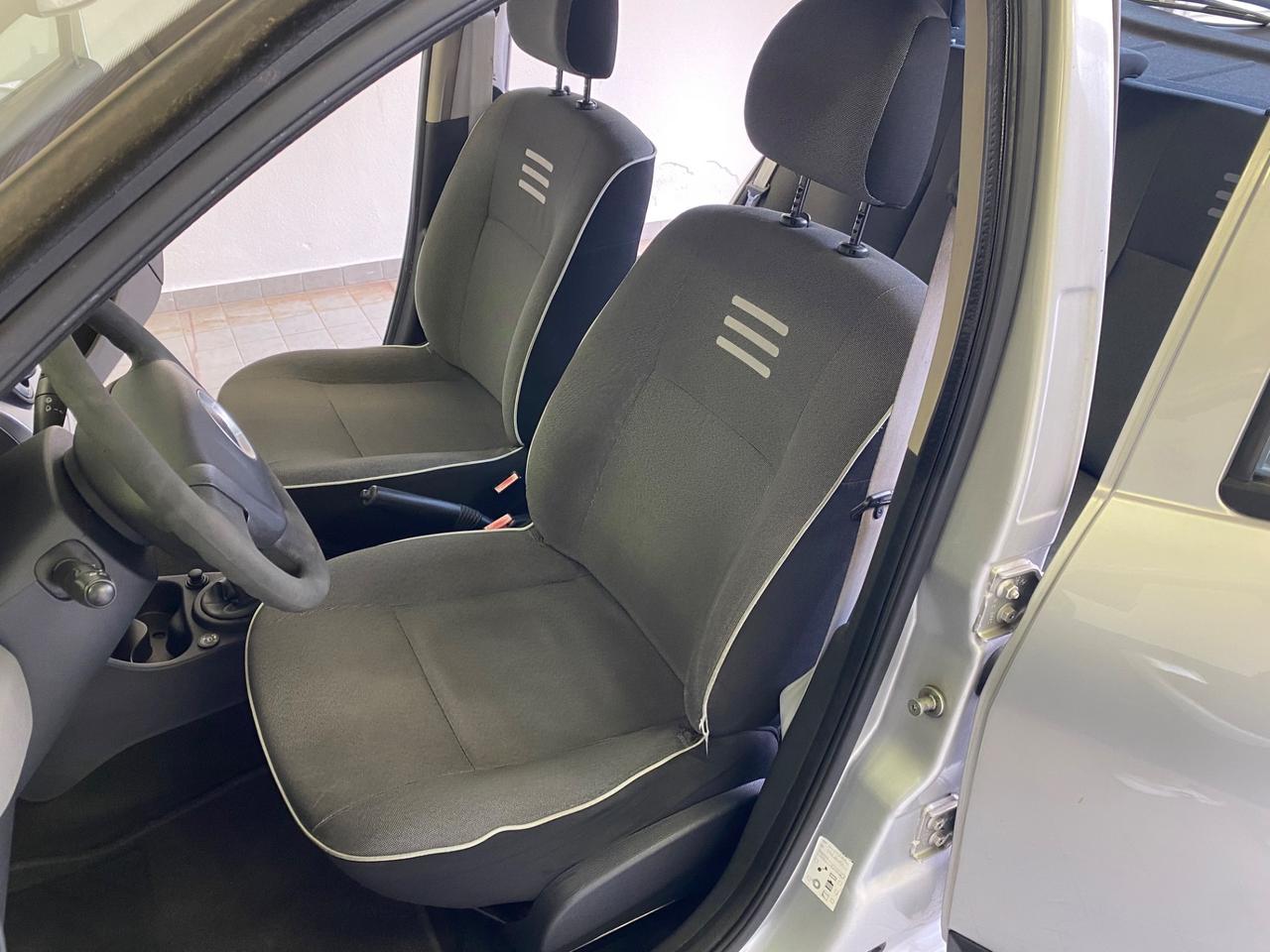 Dacia Sandero 1.2 16V GPL 75CV Embleme
