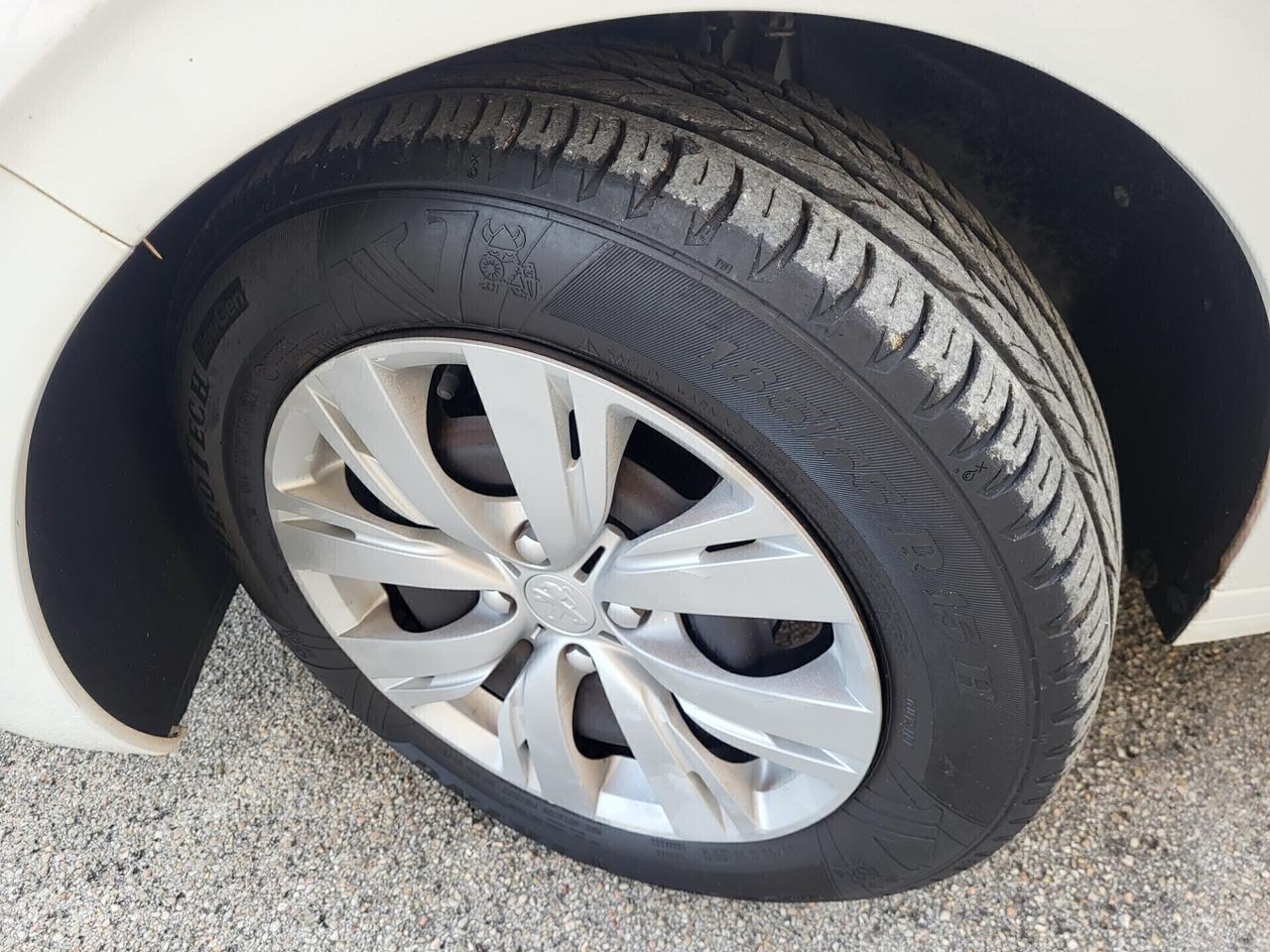 PEUGEOT 208 1,4 HDI-UNICA PROPRIETAR-4 REVISIONI