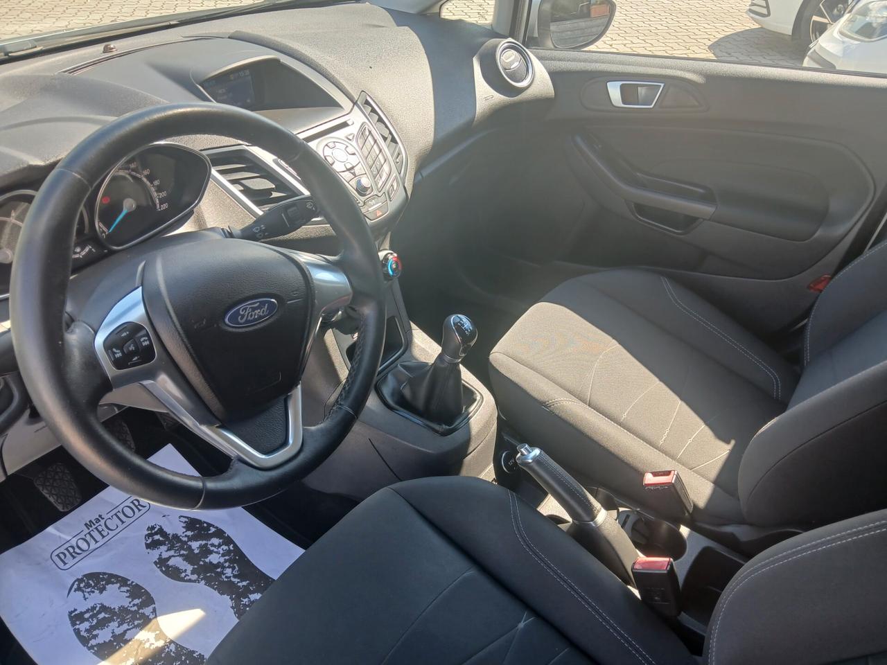 Ford Fiesta 1.5 TDCi 75CV 5 porte Titanium