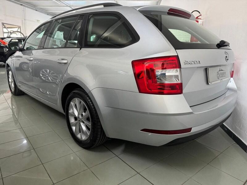 SKODA Octavia 1.5 DSG Wagon Ambition G-Tec