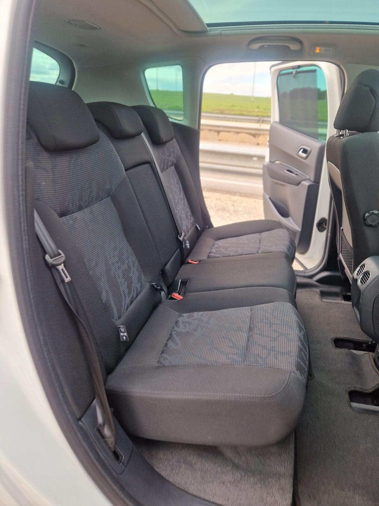 Peugeot 3008 1.6 e-HDi 112CV cambio robotizzato Stop&Start Allure