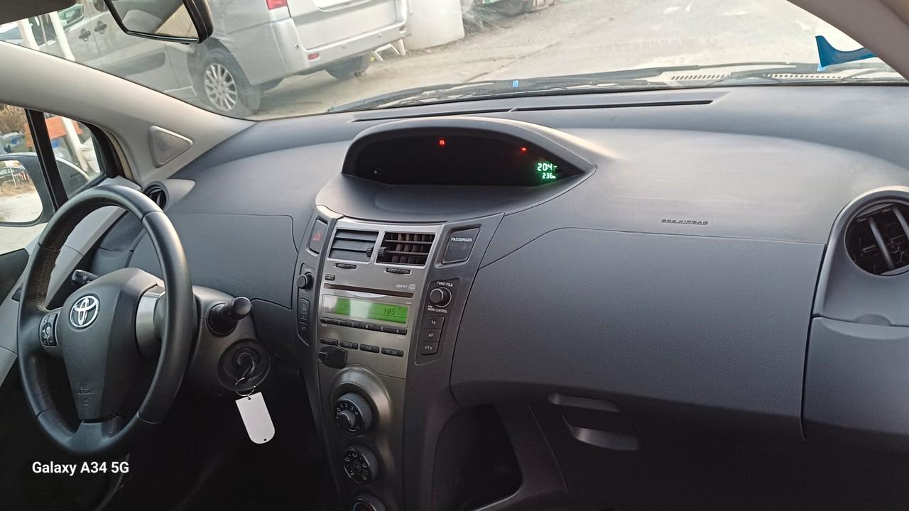Yaris 1.0 5P Luxury pack Perfetta