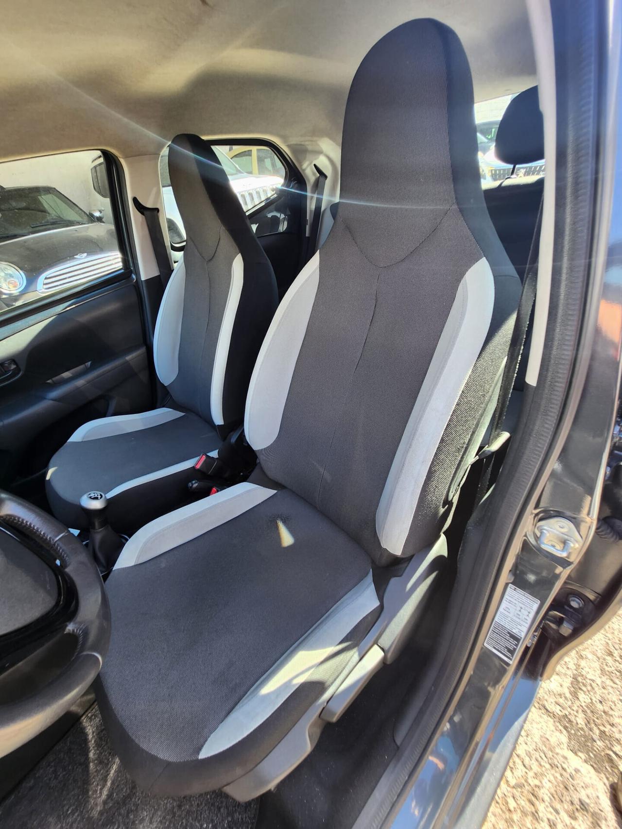 Toyota Aygo 1.0 VVT-i 69 CV 5 porte x-wave