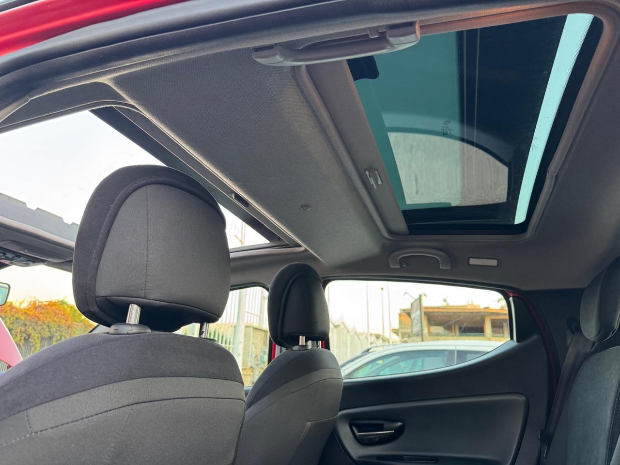 Lancia Ypsilon 1.3 MJT 95CV Platinum TETTO