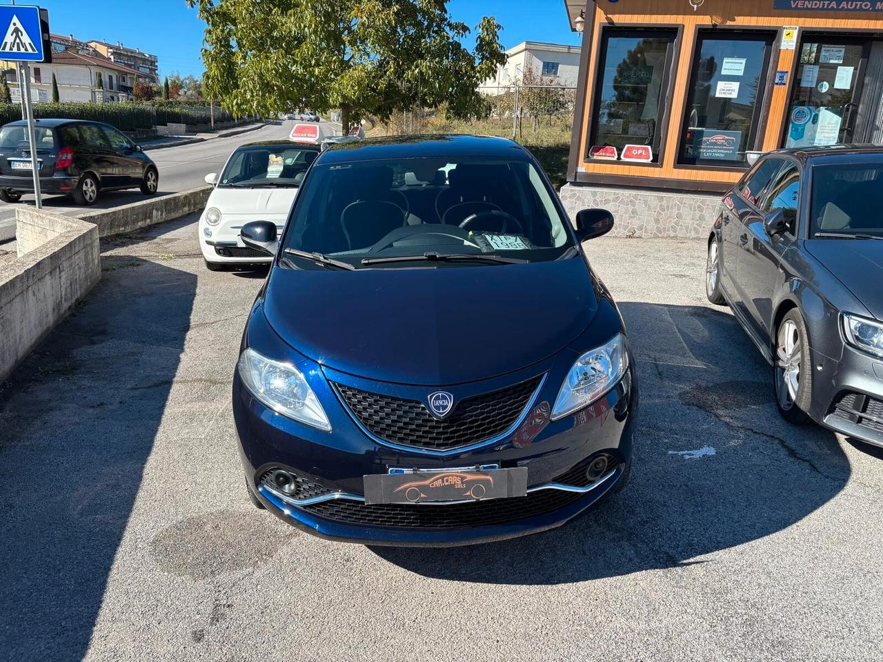Lancia Ypsilon 0.9 TwinAir 85 CV 5 porte Metano Ecochic Platinum