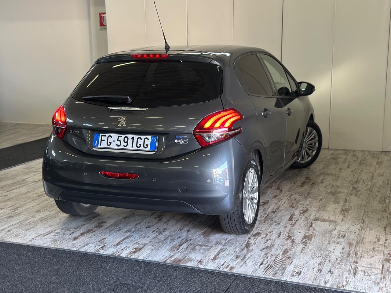 Peugeot 208 1.2 Benzina 5 porte Allure Ok Neopatentati