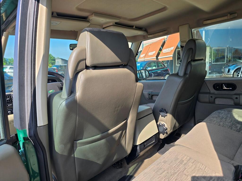 Land Rover Discovery 2.5 TD5 "S" BELIZE GREEN