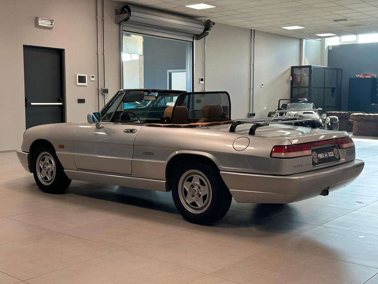 Alfa Romeo Spider 1.6