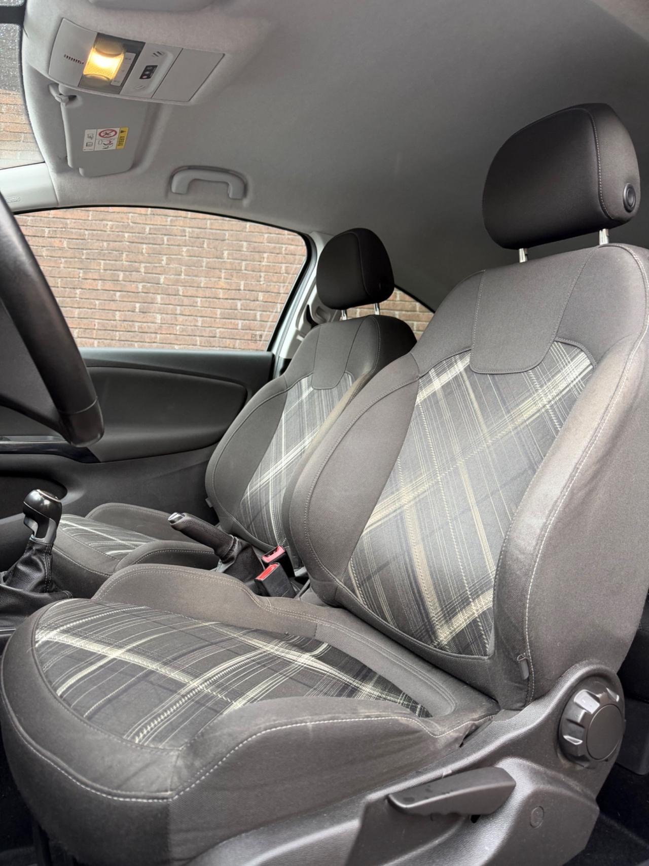 Opel Corsa 1.3 CDTI Coupé b-Color