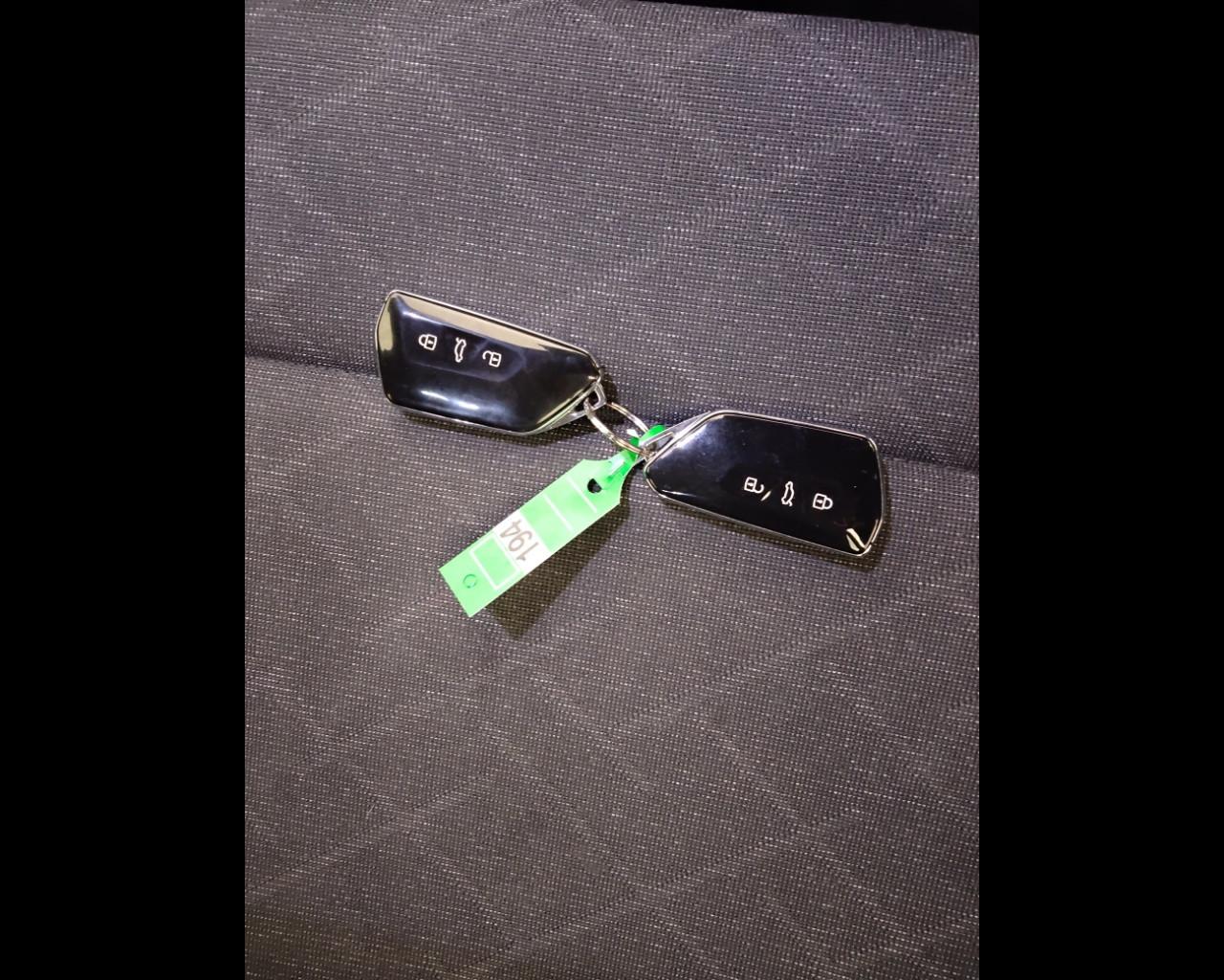 VOLKSWAGEN Golf VIII 2020 - Golf 1.0 etsi evo Life 110cv dsg