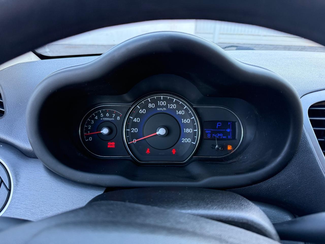 Hyundai i10 1.1 Cambio Automatico