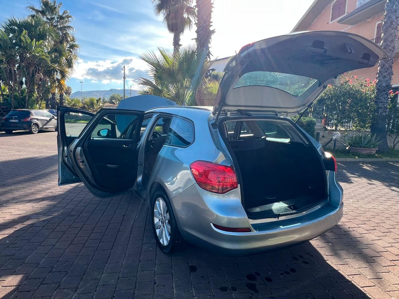 Opel Astra 1.7 CDTI 110CV Sports Tourer Cosmo Fleet