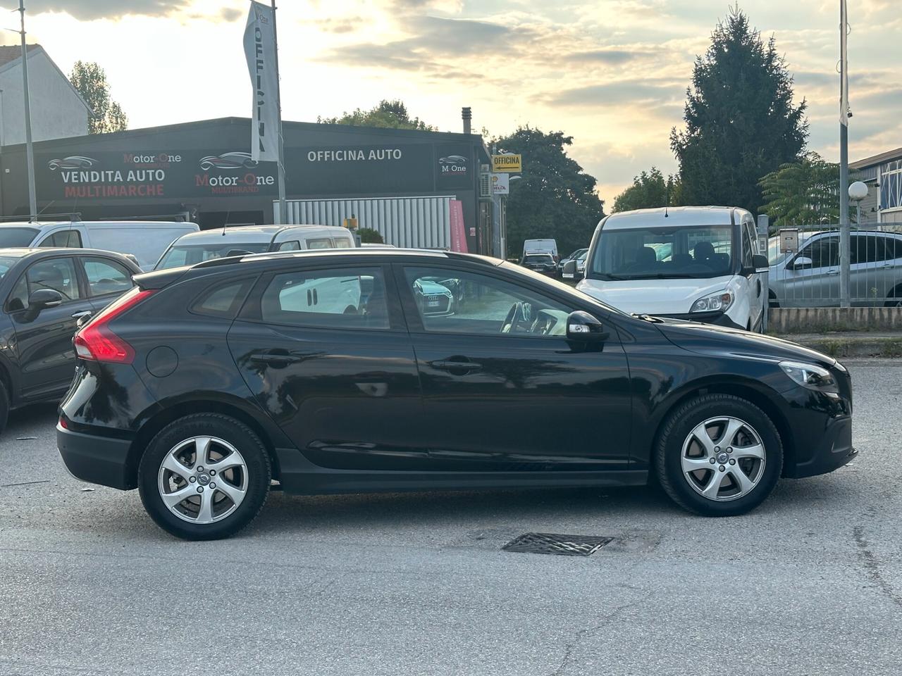 Volvo V40 Cross Country D4 Geartronic Momentum