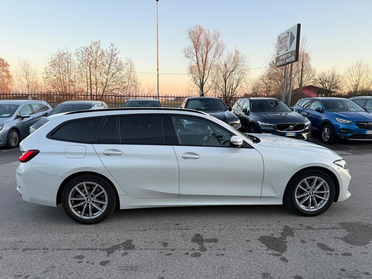 Bmw 318d My23 Automatica Touring Advantage 2.0 150CV