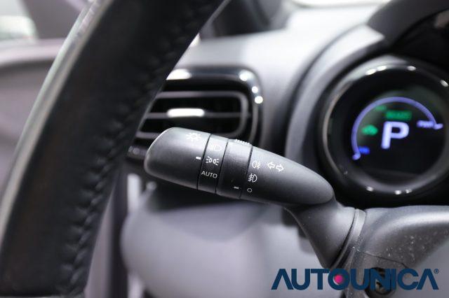 TOYOTA Yaris 1.5 HYBRID 5 PORTE LOUNGE FARI LED TETTO PANORAMA