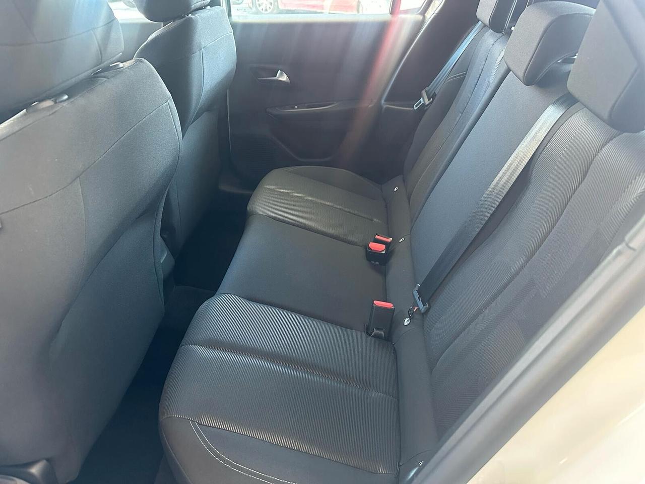 Lancia Ypsilon Hybrid e-DCT