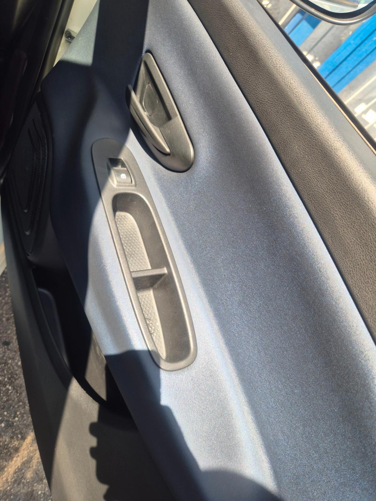 Lancia Ypsilon 1.0 FireFly solo 6000 km ANNO 2023