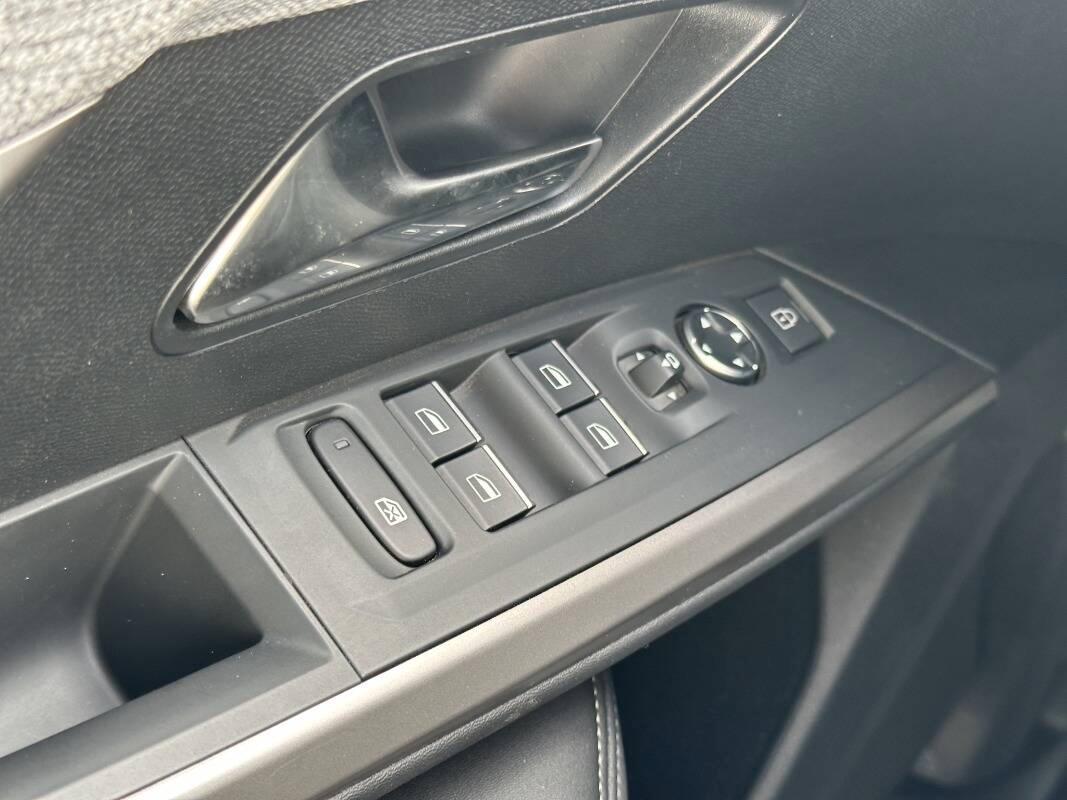 Peugeot 3008 1.2 hybrid GT 145cv AUTOM TELECAM 360