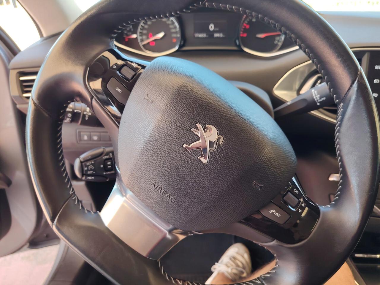 Peugeot 308 1.6 eHDi 115 SW Allure +tetto pan.