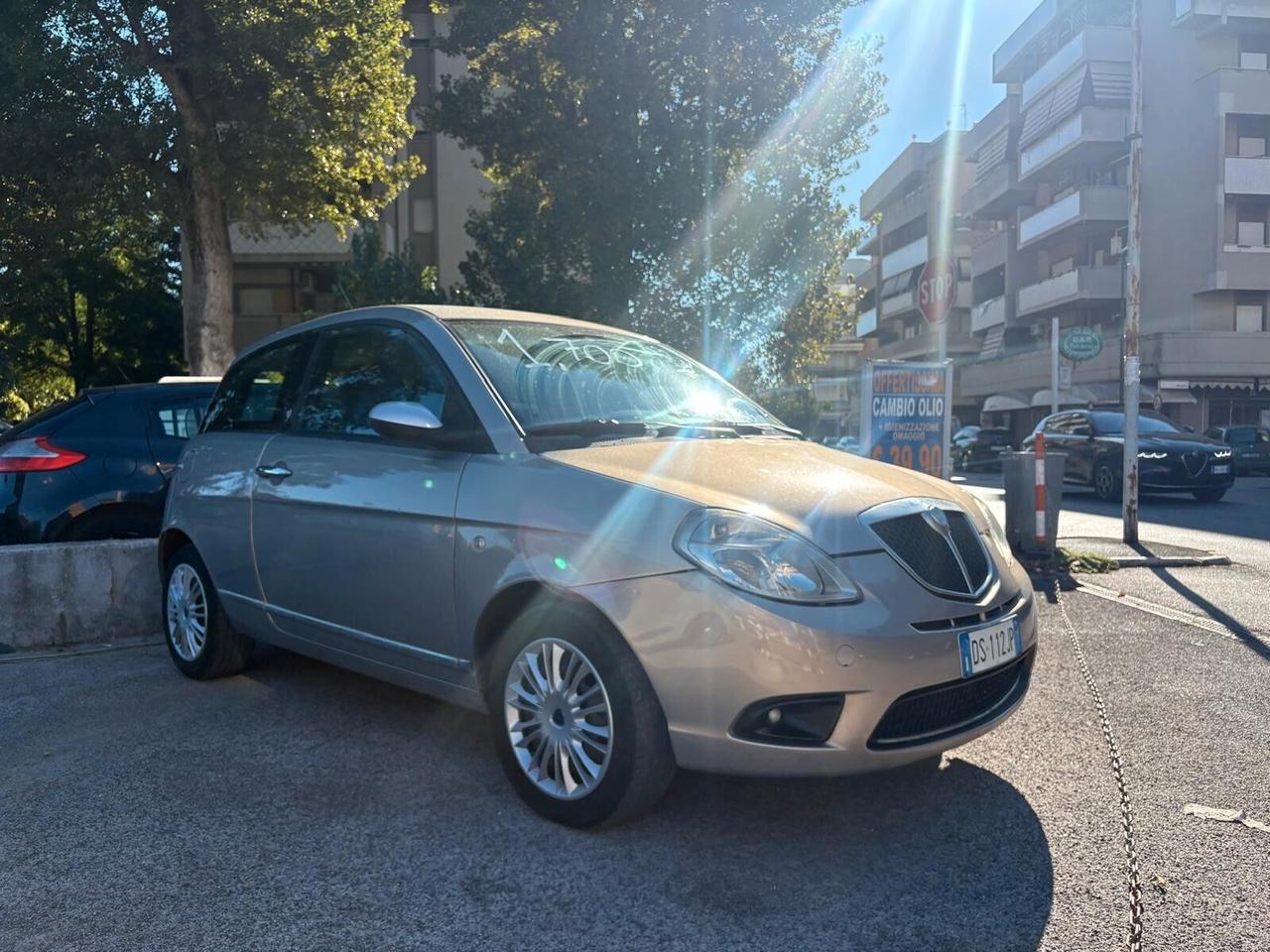 Lancia Ypsilon 1.3 MJT 90 CV Platino