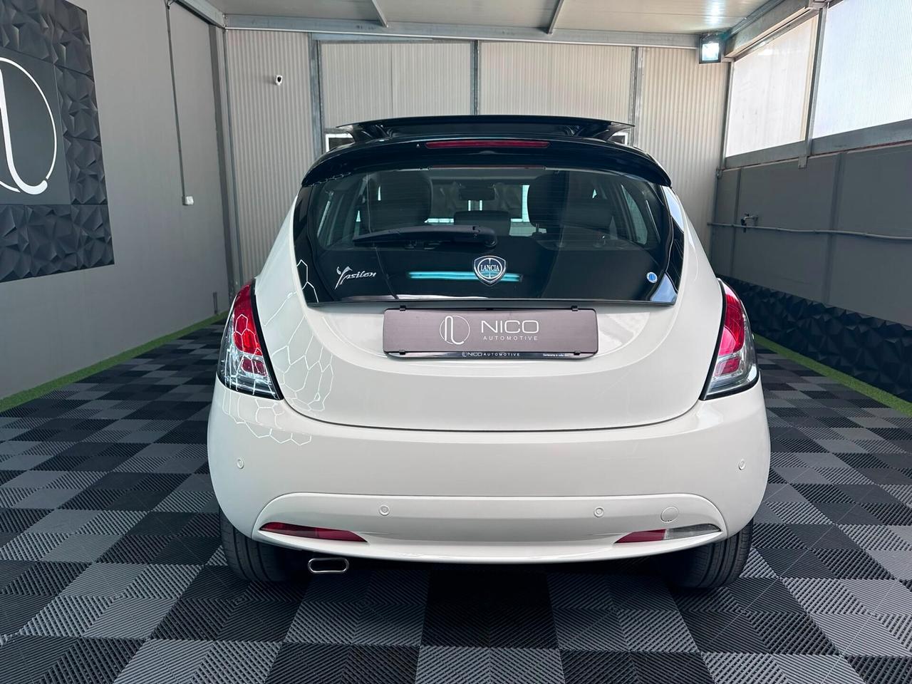 Lancia Ypsilon 1.2 69 CV 5 porte Platinum
