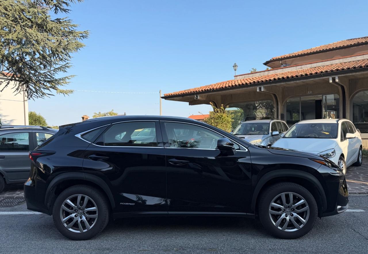 Lexus NX 300h Hybrid 4WD Executive
