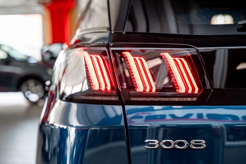 PEUGEOT 3008 1.6 Hybrid phev 225cv e-EAT8 Allure
