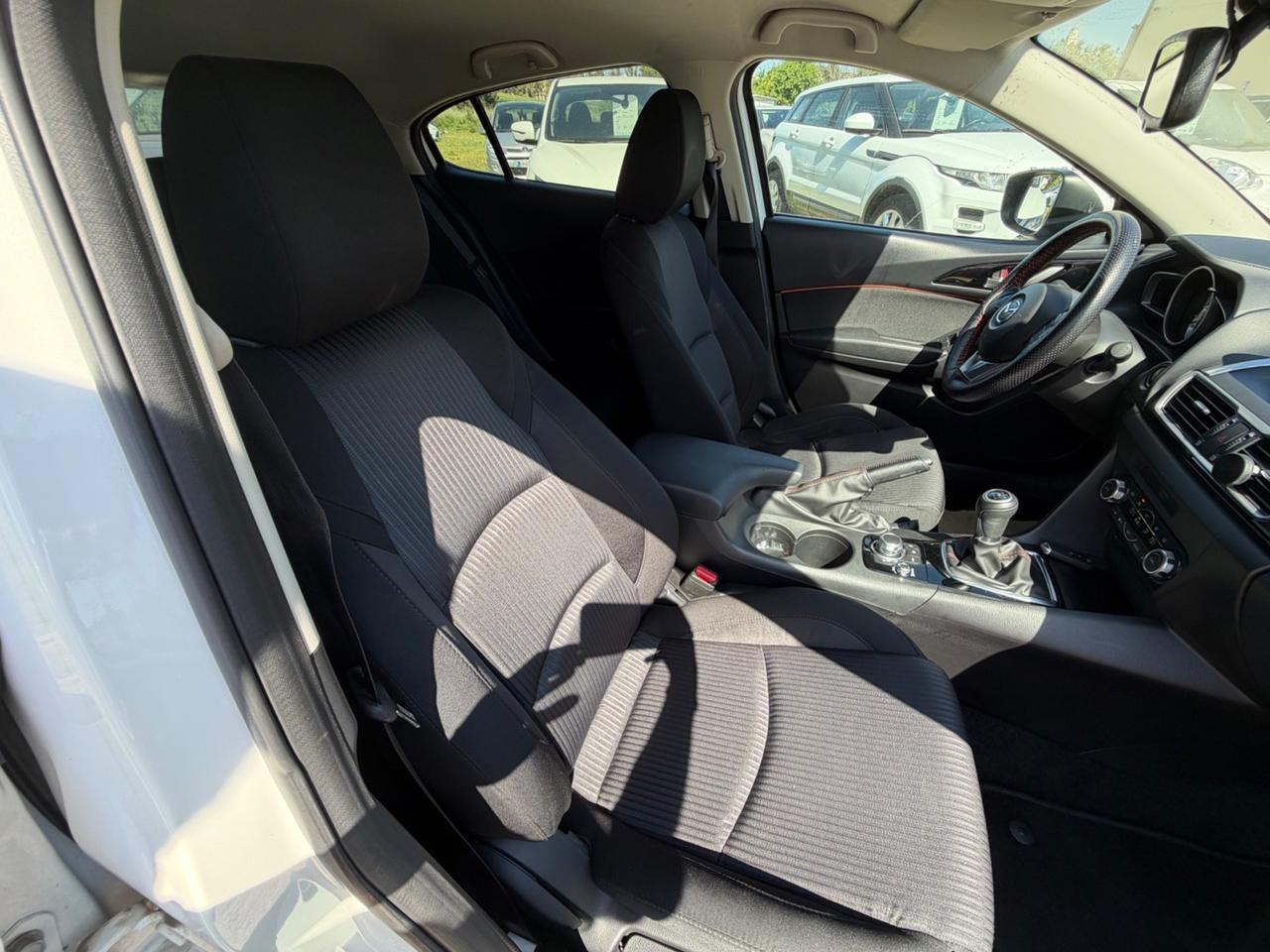 Mazda3 1.5 Skyactiv-D Exceed 2016