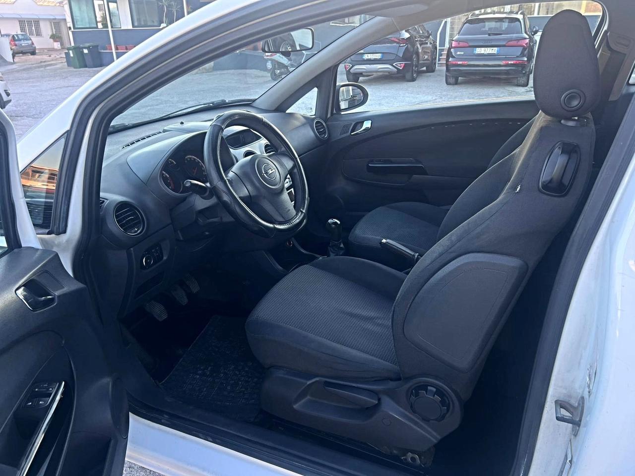 Opel Corsa 1.2 3 porte Club