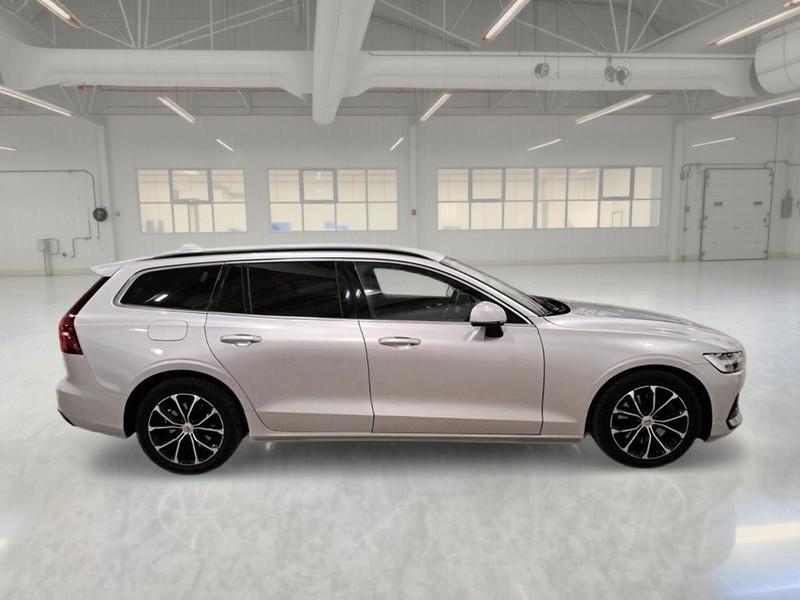 VOLVO V60 B4 D autom. Momentum Business Pro MY22 WAGON