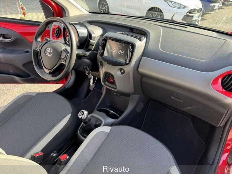 Toyota Aygo Connect 1.0 VVT-i 72 CV 5 porte x-play