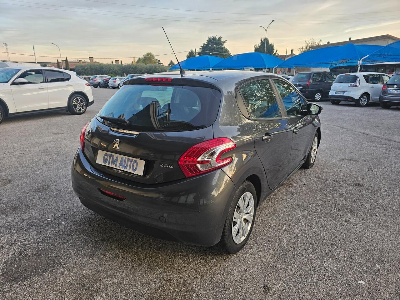 Peugeot 208 1.2 VTi 82 CV - Neopatentati