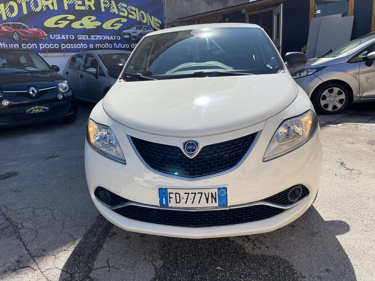 Lancia Ypsilon 1.2 69 CV 5 porte Gold