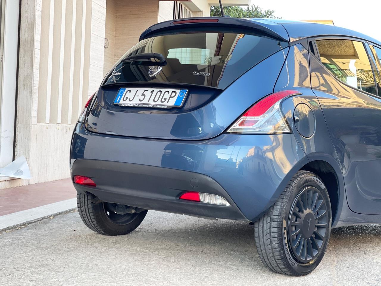 Lancia Ypsilon 1.0 FireFly 5 porte Hybrid Ecochic