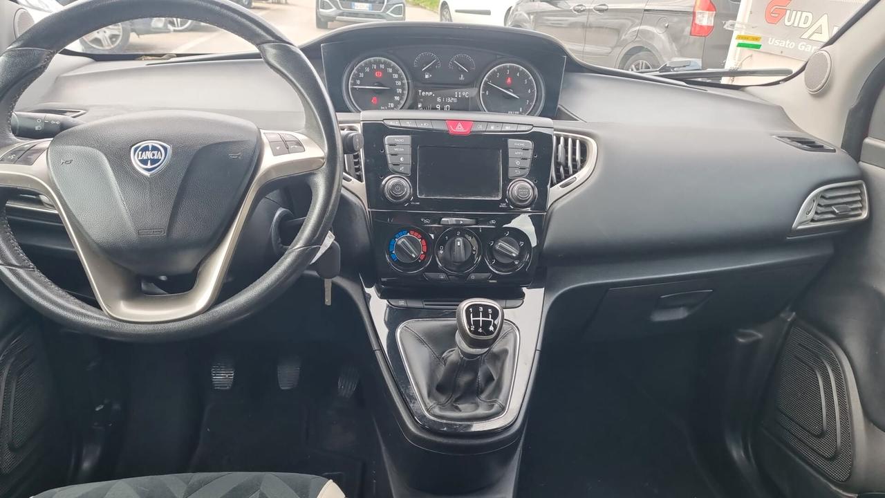 Lancia Ypsilon 0.9 TwinAir 85 CV 5 porte Metano Ecochic Platinum