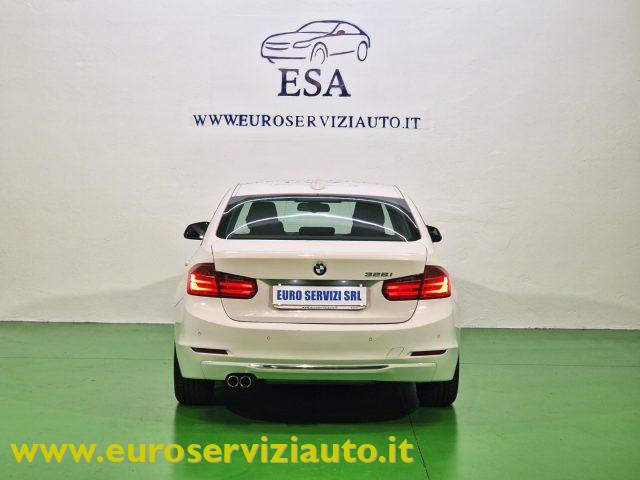 BMW 328 i Luxury