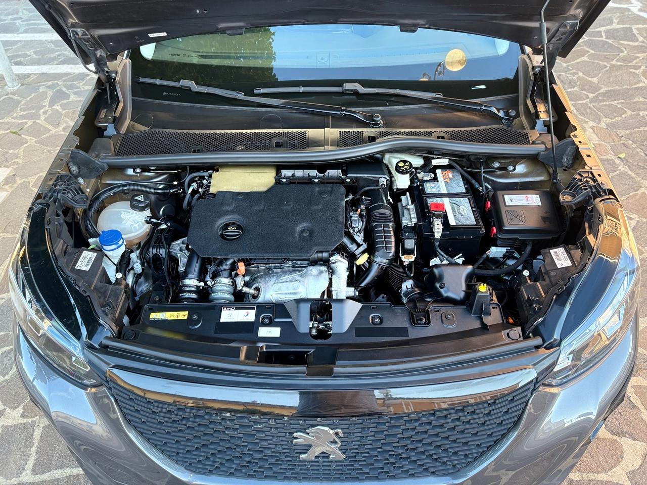 Peugeot 2008 BlueHDi 110 Active FULL LED/NAV/CAM