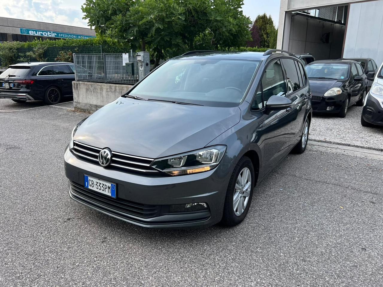 Volkswagen Touran 2.0 TDI 150 CV SCR DSG Business BlueMotion Technology