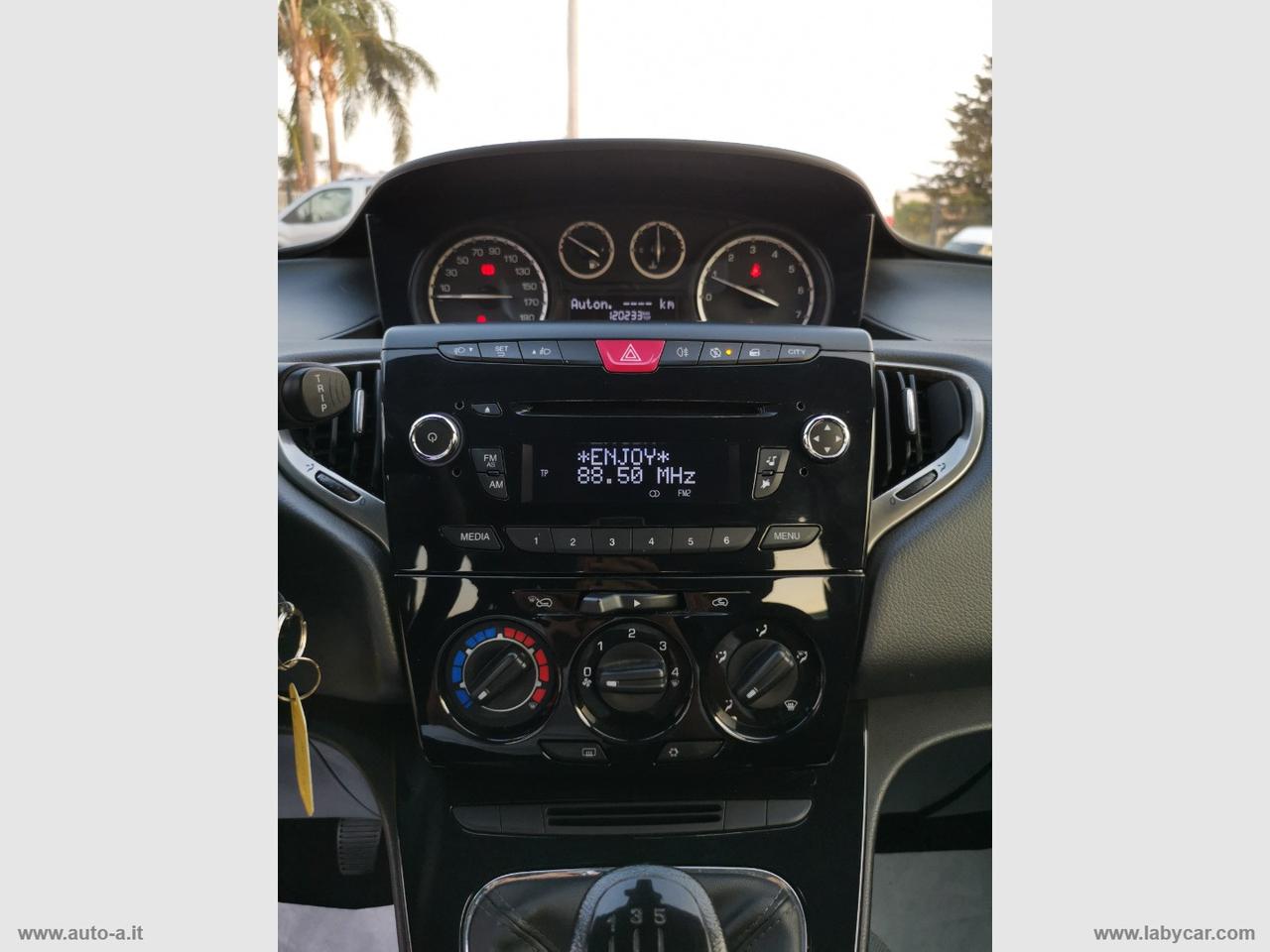 LANCIA Ypsilon 1.2 69 CV 5p. Platinum